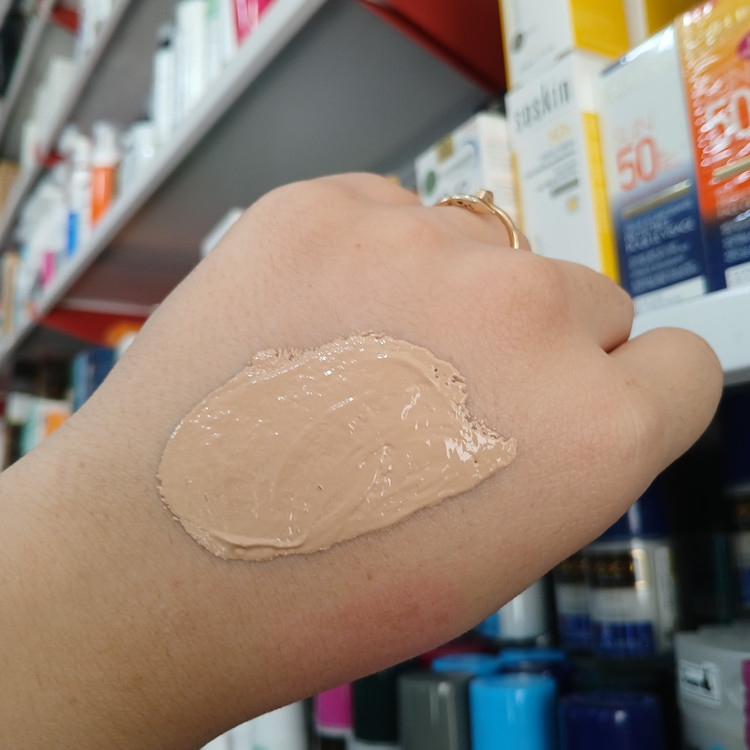 کرم ضد آفتاب رنگی لانسون SPF 50 با محافظت UVA UVB و پوشش طبیعی مناسب انواع پوست
