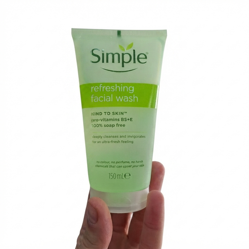 ژل شستشوی صورت سیمپل مدل Refreshing Facial Wash حجم ۱۵۰ میلیلیتر نمای روبرو