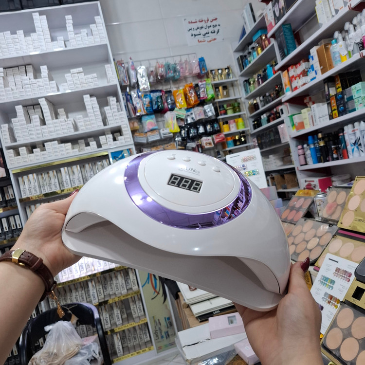 نمایش دستگاه لاک خشککن UV-LED مدل SUN Y4 در فروشگاه - آرایشی نرگسی کرمانشاه تصویر