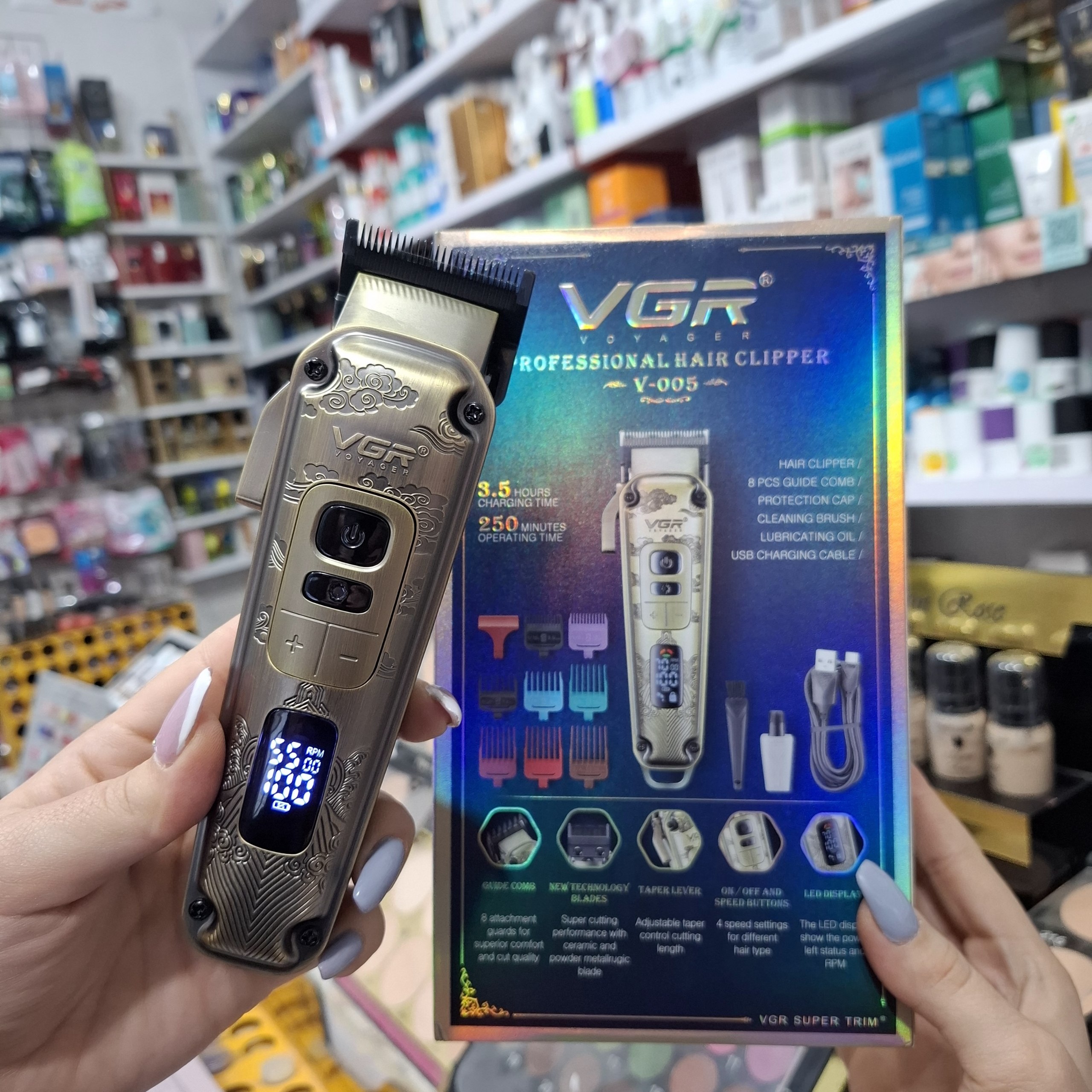 ماشین اصلاح حرفهای VGR Voyager V-005 اورجینال همراه با ۸ شانه اصلاح و لوازم جانبی